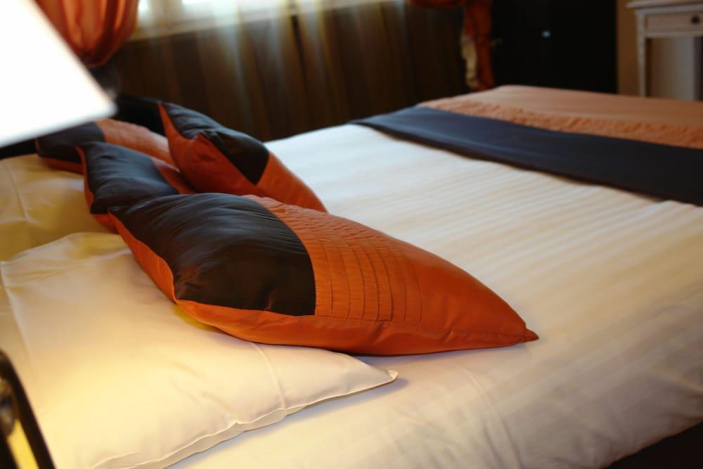 Bhoma Bourges - Hotel & Restaurant المظهر الخارجي الصورة